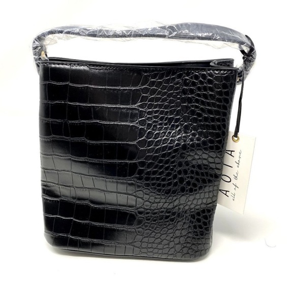 NWT AOTA Black Crocodile Vegan Leather Crossbody Bucket Bag - Picture 2 of 8